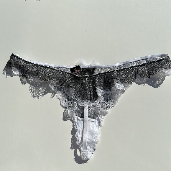 Dream Angels Lined Demi 32DDD eyelash lace black & white thong size Small - Picture 5 of 6